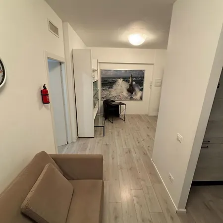 Apartment-c By Homes In * 안코나