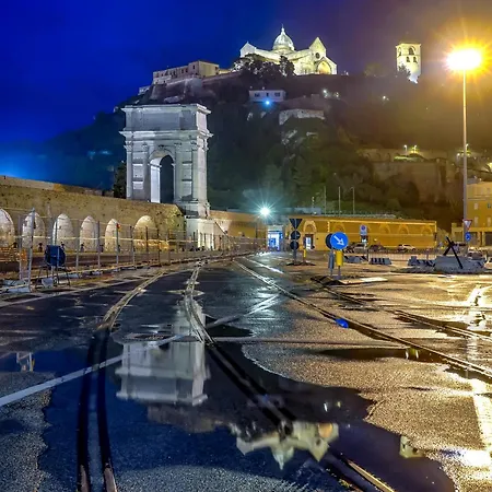 Apartment-c By Homes In Анкона