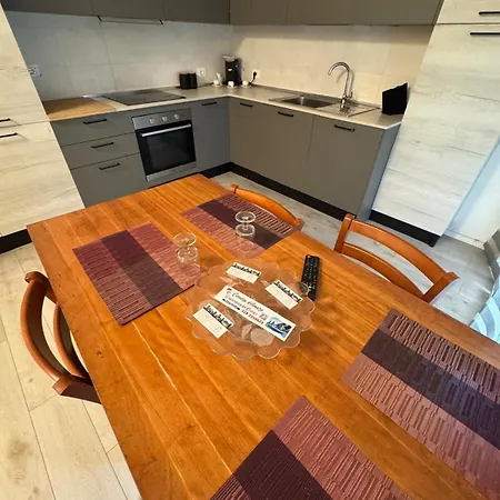 Apartment-c By Homes In Апартаменты